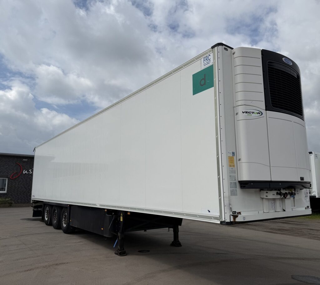 Schmitz Cargobull SKO24 / Carrier Vector 1550 / Doppelstock