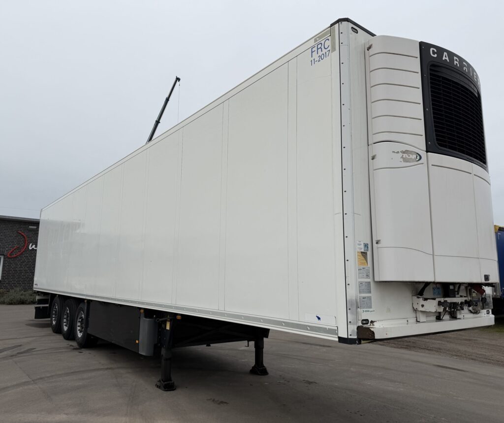 Schmitz Cargobull SKO24 / Carrier Vector 1850 / Doppelstock / Lift